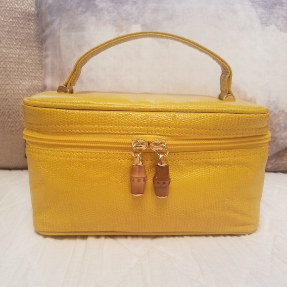 Giorgio Handbags - Giorgio of Beverly hills Cosmetic bag